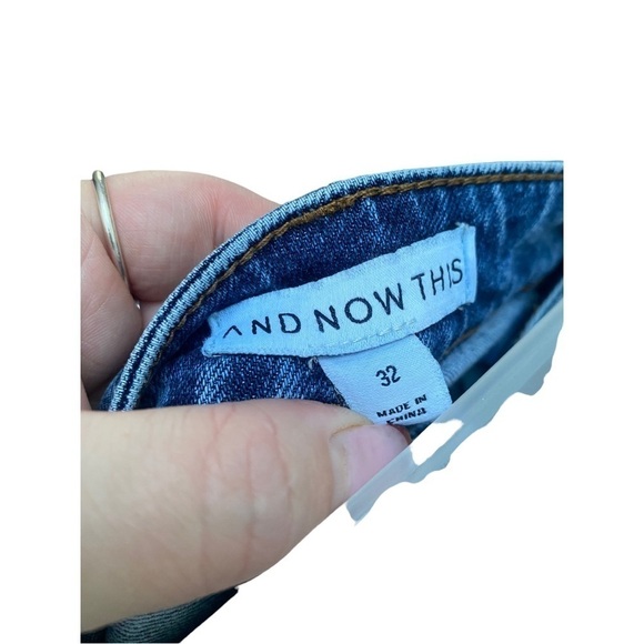 And Now This Frayed Hem Button Front High Rise Crop Jeans I Size: 32 (14) - Picture 6 of 9